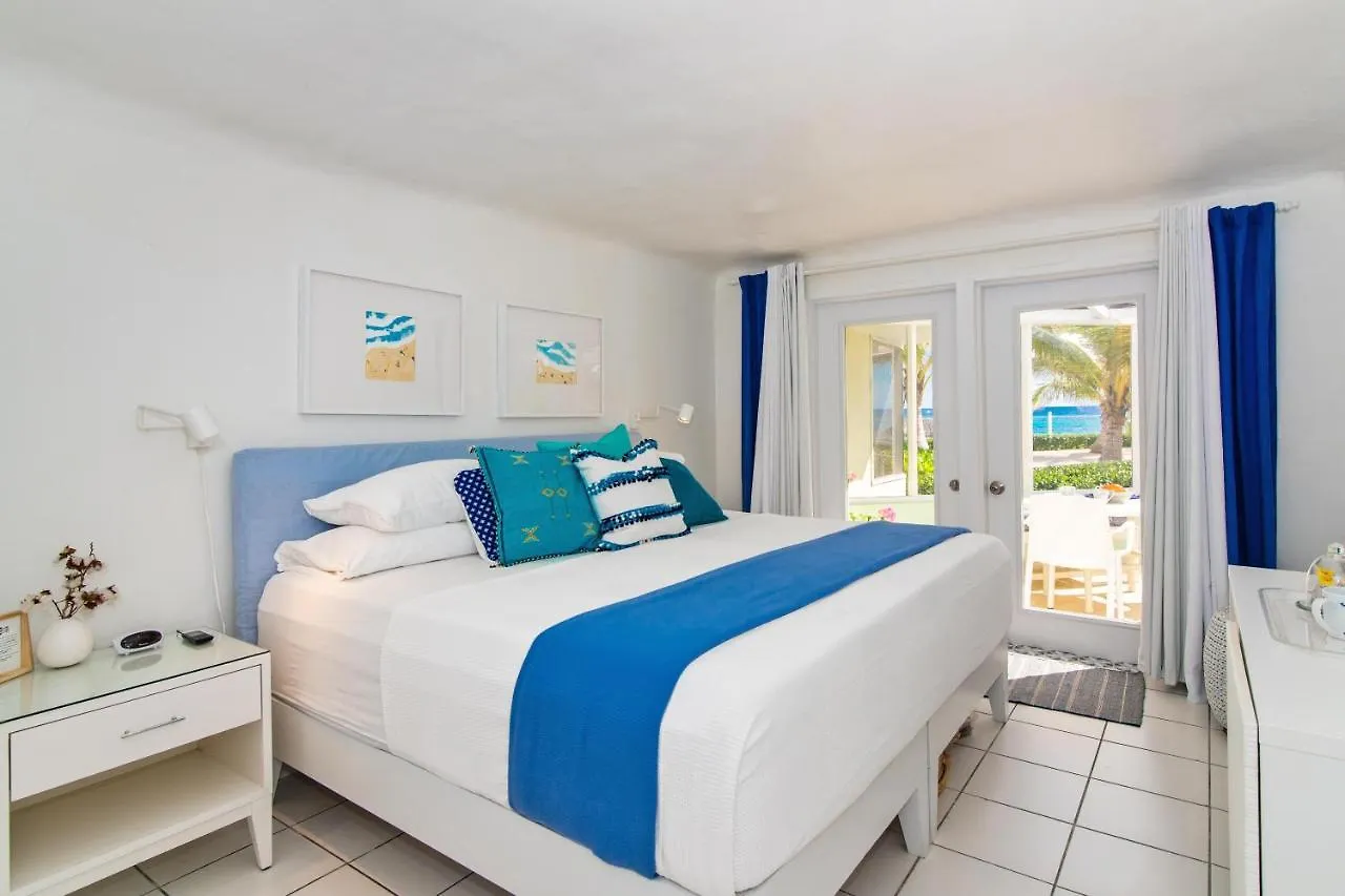 Sea Biscuit At The Sea Lodges Driftwood Village Kaaiman-eilanden